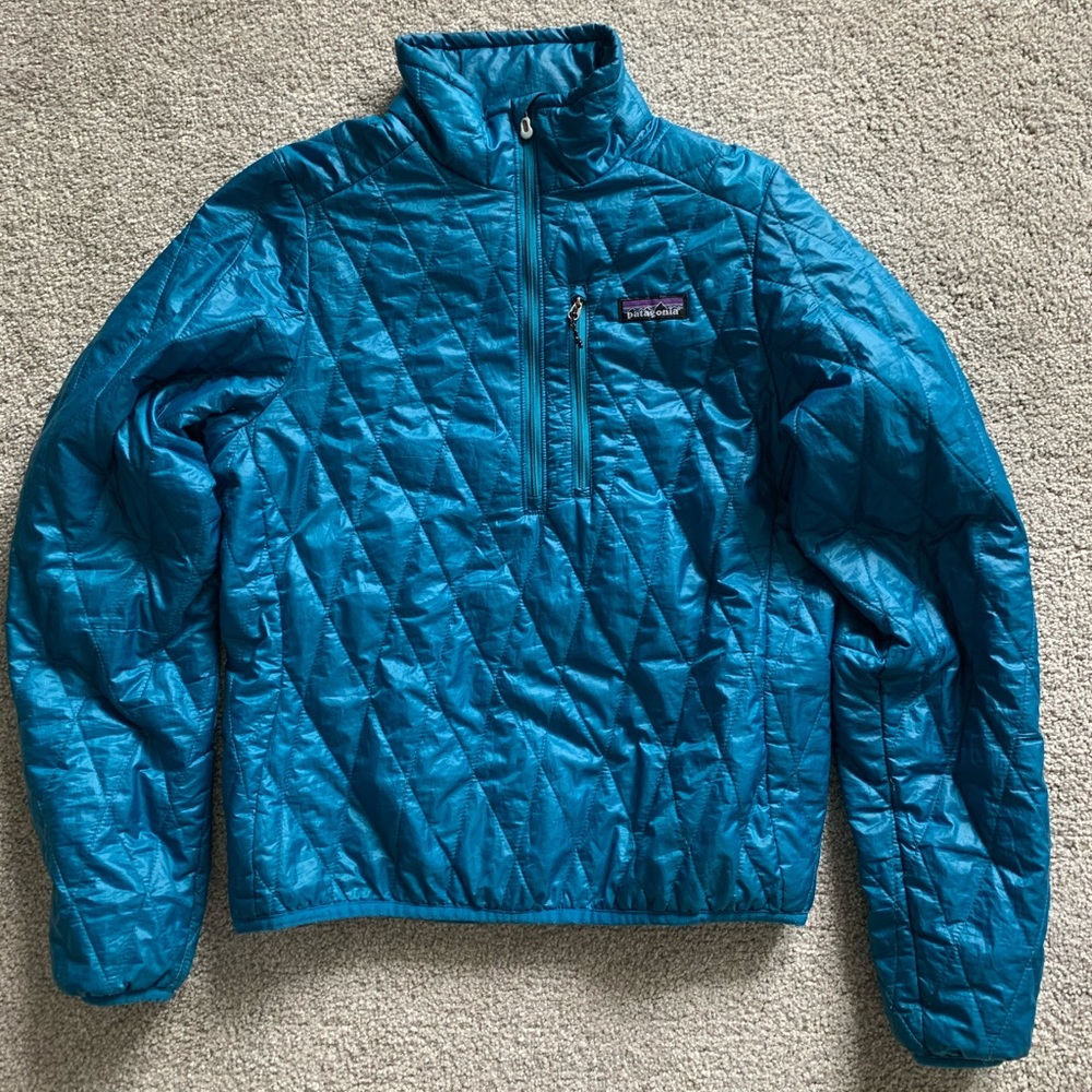 Patagonia Women’s Nano Puff pull-over